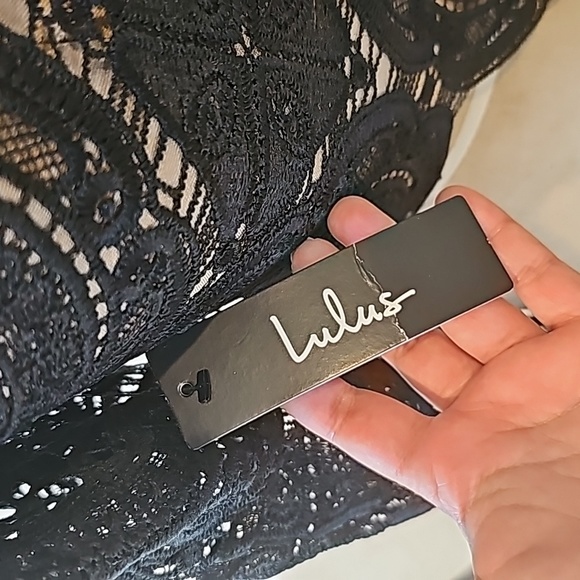 Lulu's Bring Me Back Black Lace Long Sleeve Crop Top Size Small NWT - Picture 5 of 11